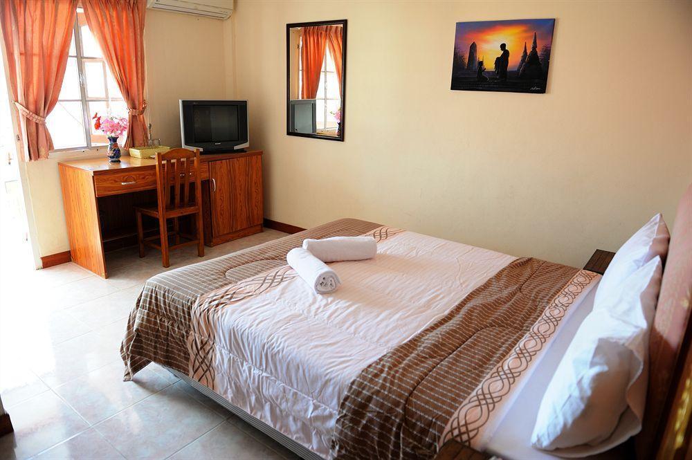 Hotel The Britannia Chiang Mai Exterior foto